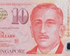 Сингапур решил ревальвировать валюту
