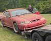Заброшенный спорткар Ford Mustang 90-х помыли впервые за 8 лет (видео)