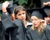 Выпускники и их родители пересматривают планы о получении высшего образования