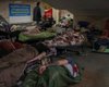 Уже не палатки: в метро принесли двуспальную кровать во время тревоги, — соцсети (фото)