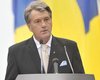 Сегодня Ющенко будет посвящать черновицких первокурсников