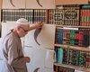 15 лет в бетонном плену: сириец пробил стену и достал сокровище, которое хотел уничтожить Асад (видео)