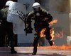 В Афинах демонстранты подожгли банк: есть жертвы