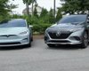 Эксперты сравнили новейший электрокроссовер Mercedes и Tesla Model X (видео)