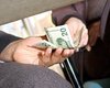 Следователь требовал у родственников задержанного 20 тыс. долл