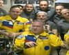 "Накопилось много желтого". Космонавты РФ прибыли на МКС в символических желто-голубых комбинезонах