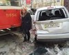 В Киеве трамвай протаранил припаркованные автомобили 