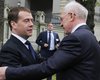 Медведев предложил Азарову обсудить членство Украины в Таможенном союзе