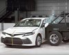 Новая Toyota Camry неожиданно провалила краш-тест (видео)