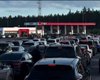 Топливный кризис в РФ: на трассе под Москвой образовалась очередь из сотен машин, — соцсети (видео)