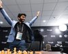 Соперник совершил роковую ошибку: чемпионом мира по шахматам стал 18-летний вундеркинд (фото, видео)
