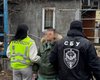 Жена с инвалидностью за $3800: в Киевской области задержали двух "свах", помогавших уклонистам