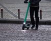 Рада хочет урегулировать правила движения электросамокатов: ездить по тротуарам разрешат только детям, — СМИ