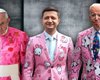 В сети появились фото Путина, Зеленского и Байдена в розовых костюмах Hello Kitty, созданные ИИ