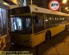 В Киеве стало плохо водителю троллейбуса: транспортное средство въехало в магазин