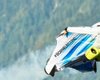 Мировой рекорд: пилот в крылатом электрокостюме разогнался до 300 км/ч (видео)