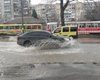 В Одессе затопило дорогу из-за прорыва водопровода