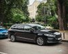 Сімейний преміум: у Києві помітили рідкісний розкішний універсал Ford (фото)