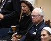 Спящие красавицы: шведские королева и принцесса уснули во время открытия сессии парламента