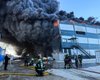 На складах под Киевом возник масштабный пожар: что известно (фото)