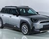 Обнародованы первые фото недорогого электрокроссовера Mini с запасом хода 400 км