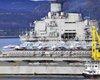 Россия пытается убрать упавший кран с палубы своего единственного авианосца