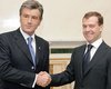 Ющенко пригласил Медведева в Киев, но тот еще не готов обсуждать сроки