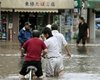 Почти 200 человек погибли от ливней в Японии