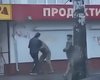 Избил и убежал: мужчина напал на сотрудника ТЦК в Житомире (видео)
