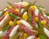 Простий і швидкий салат із сухариками: рецепт поживної страви