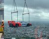 Как в "Форсаже": редкий суперкар McLaren хранится на 57-м этаже пентхауса (видео)