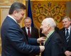 Янукович поздравил Бориса Патона с 50-летием избрания президентом НАНУ