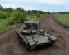 РЭБ от дрона не спасла: в Украине уничтожили "неуязвимый" российский танк Т-80БВМ (видео)