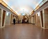Киевлянин остановил метро, решив прогуляться по рельсам
