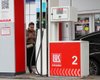 "Спрос в 10 раз выше": в РФ начался дефицит бензина после ударов украинских дронов по НПЗ