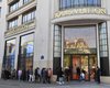 Во Франции собрались очереди возле Louis Vuitton и ZARA после смягчения карантина