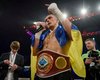 Усик нокаутировал Мчуну и защитил пояс WBO