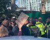Киевляне вышли на митинги из-за строительства теплотрассы: защищают деревья и тепло в квартирах