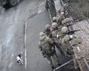 Ограбление и пытки: СМИ нашли военных РФ, подозреваемых в убийстве полковника СБУ в Буче (видео)