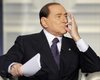 Берлускони считает подлым предложение сенатской комиссии о лишении его сенаторского кресла
