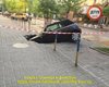 Неудачная парковка: в центре Киева автомобиль провалился под землю