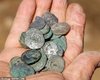 В Великобритании кладоискатели получат более $5,5 млн за тонну древних монет (фото)