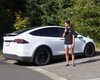 Владелец Tesla Model X превратил свое авто в практичный дом на колесах (видео)