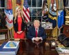 Бывшая пресс-секретарь Трампа снова попала в скандал: случайно подставила экс-работодателя
