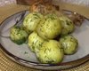 Молода картопля з курячими гомілками: рецепт ситної сезонної страви