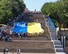 Потемкинскую лестницу накрыли 19-метровым флагом Украины