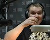 Ведущий львовского радио выпил в эфире 750 грамм водки ради водителей 