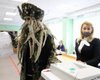 На Камчатке голосовать на выборах в Госдуму пришел "пират Дейви Джонс" (фото, видео)