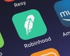 Резкий рост курса Dogecoin: онлайн-брокер Robinhood ограничил торговлю криптовалютой