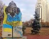 В столице демонтируют памятный знак в честь дружбы Киева и Москвы (фото)